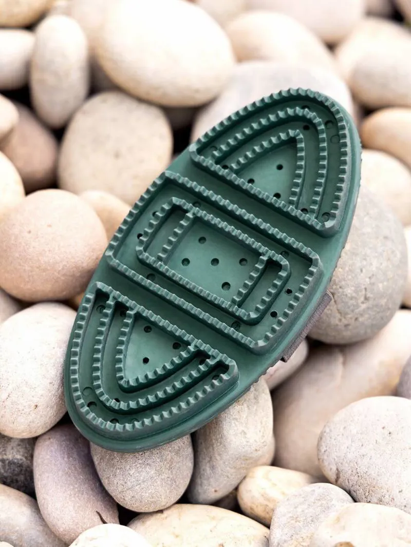 LeMieux Flexi Curry Comb Spruce-1