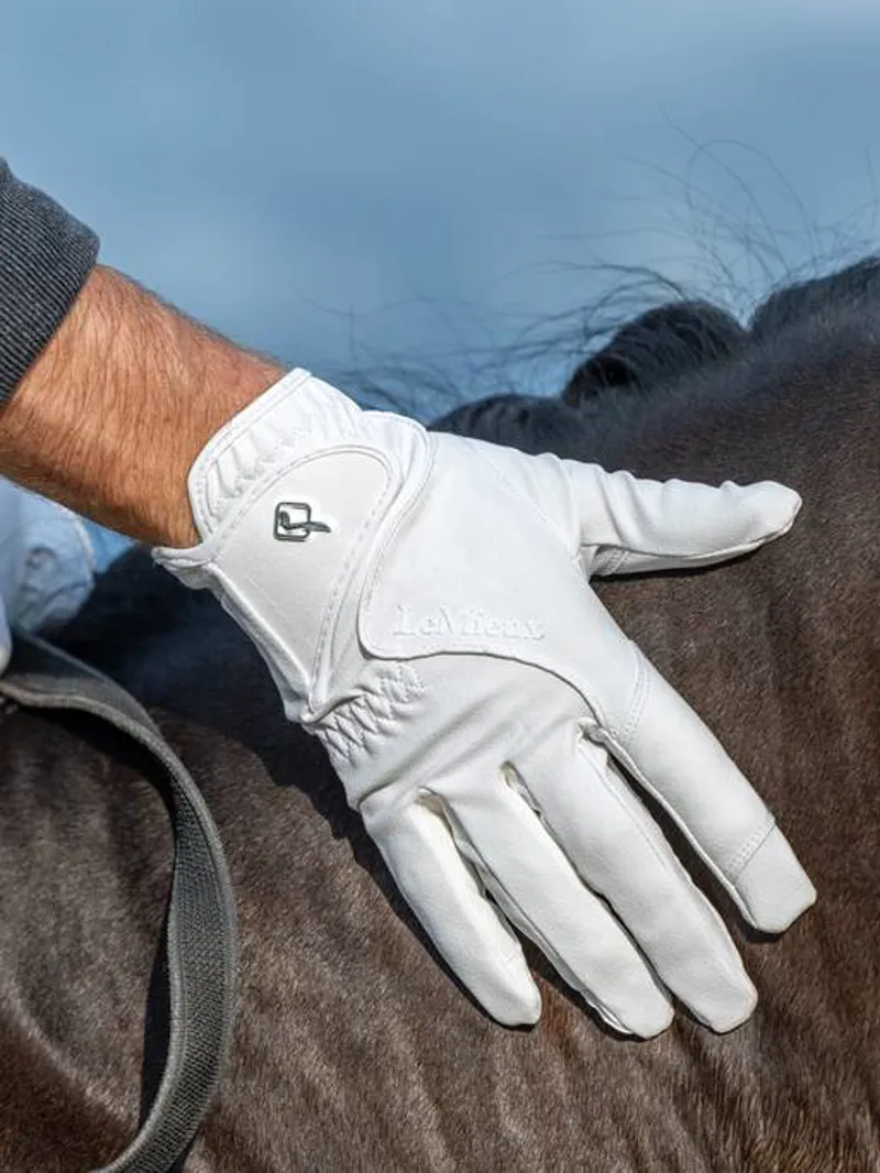 Le Mieux Close Contact Glove White