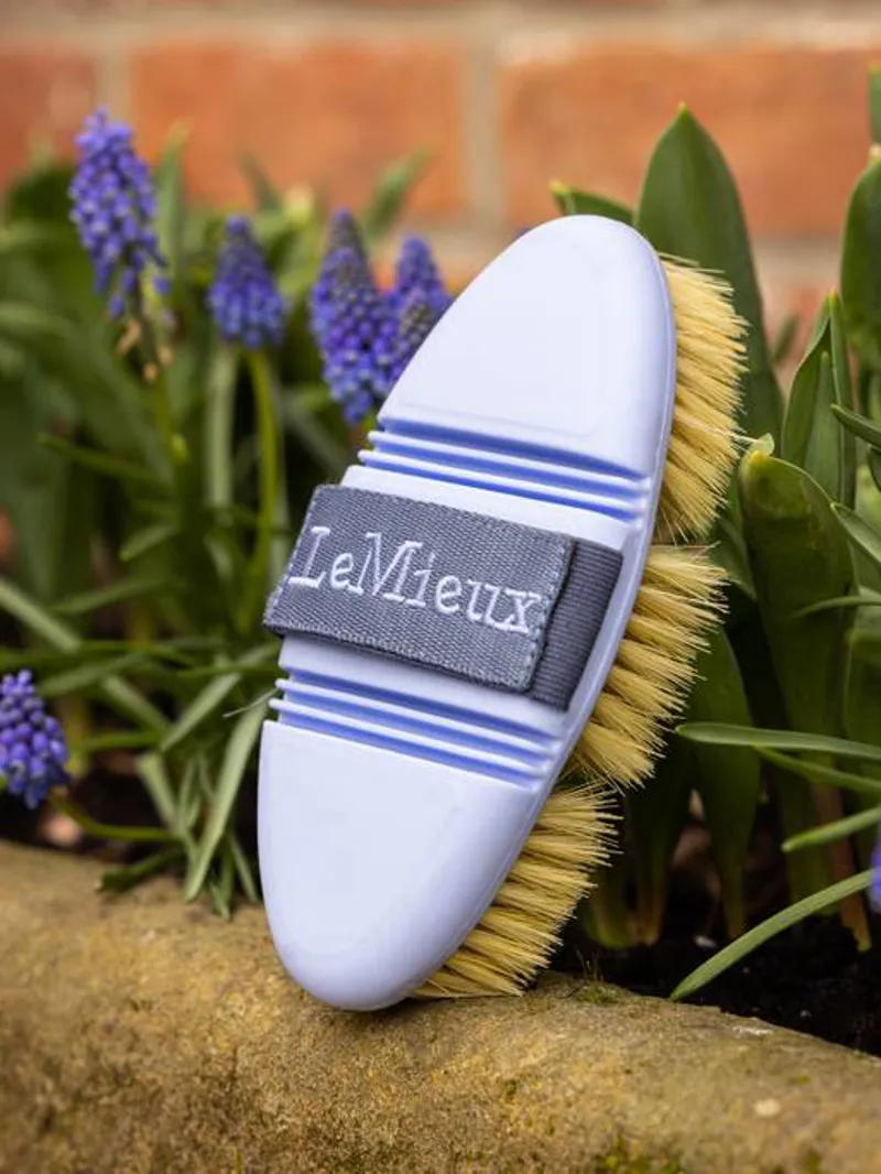 LeMieux Scrubbing Brush Mist-2