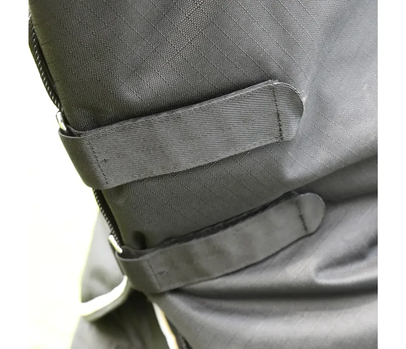 Highlander Plus 200 Turnout Rug in BLACK-2