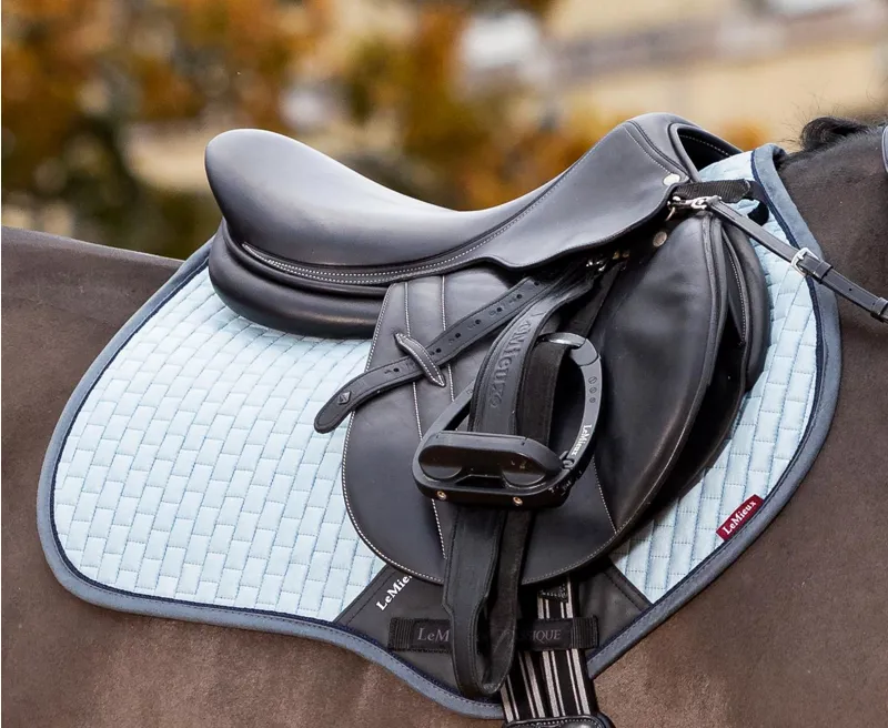 Le Mieux Suede Close Contact Square Glacier