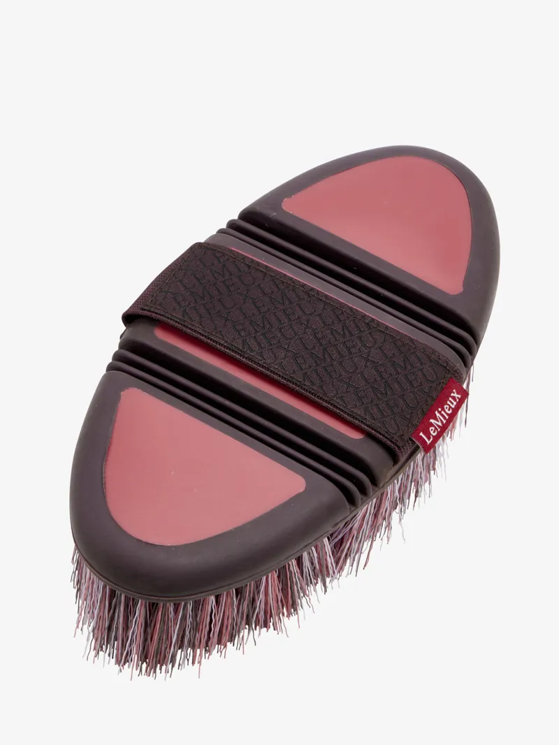 Le Mieux Flexi Flicky Brush Cranberry-1