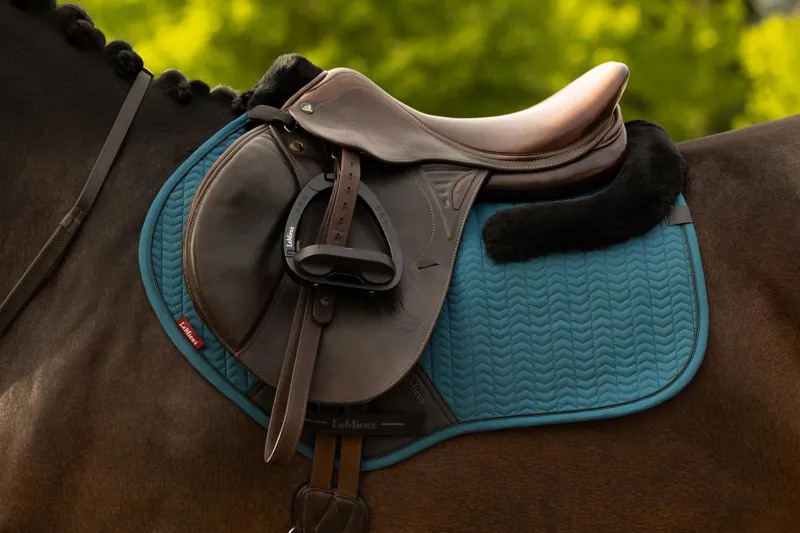 LeMieux Merino+ Essence Close Contact Square Jungle-1