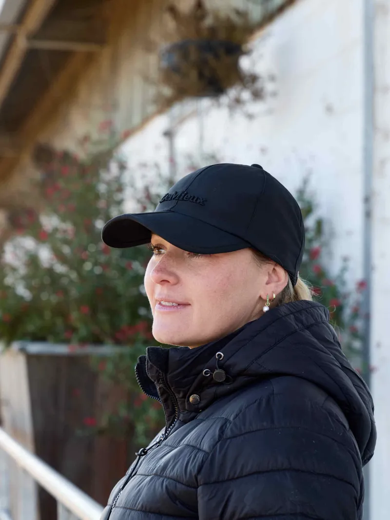 LeMieux x Sealskinz Waterproof Foldable Peak Cap Black-1