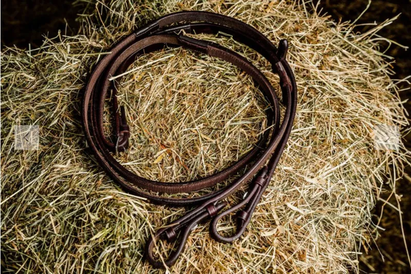 Classic One Sided Rubber Grip Reins Brown