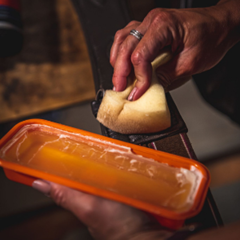 Carr Day Martin Belvoir Tack Conditioner Tray 250g-2