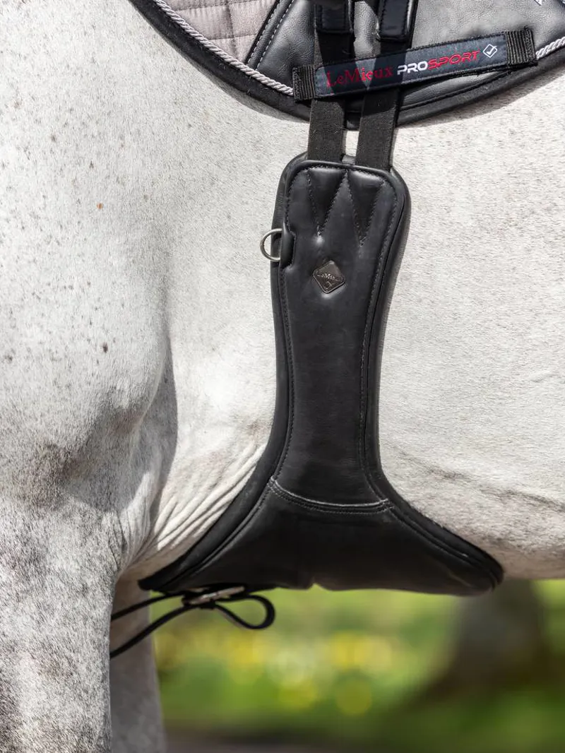 LeMieux GelTek Anatomic Curve Long Stud Girth Black-1