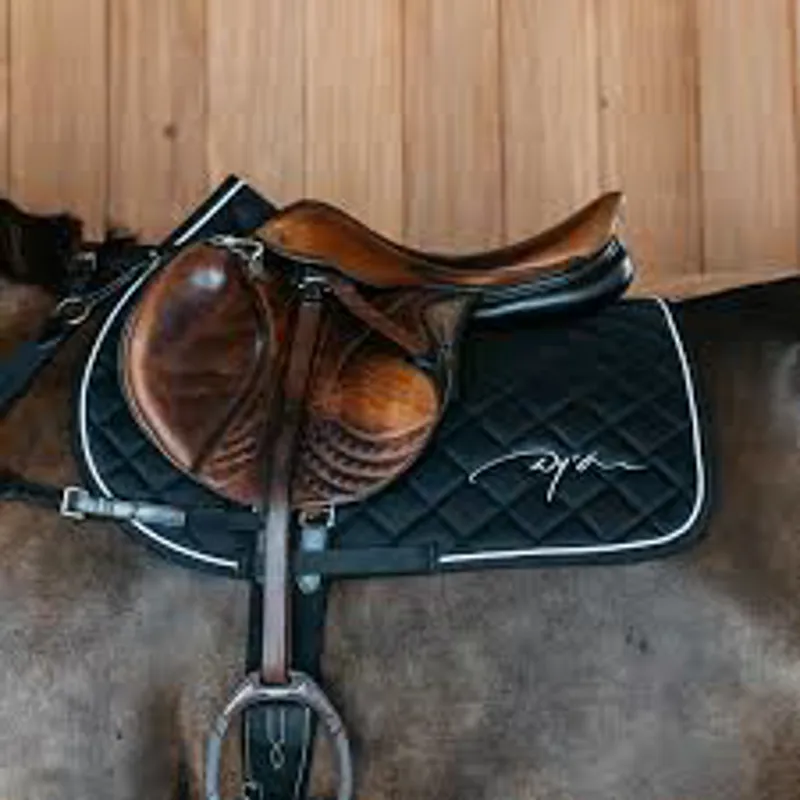 Dy'On Saddle Pad Diamond Black