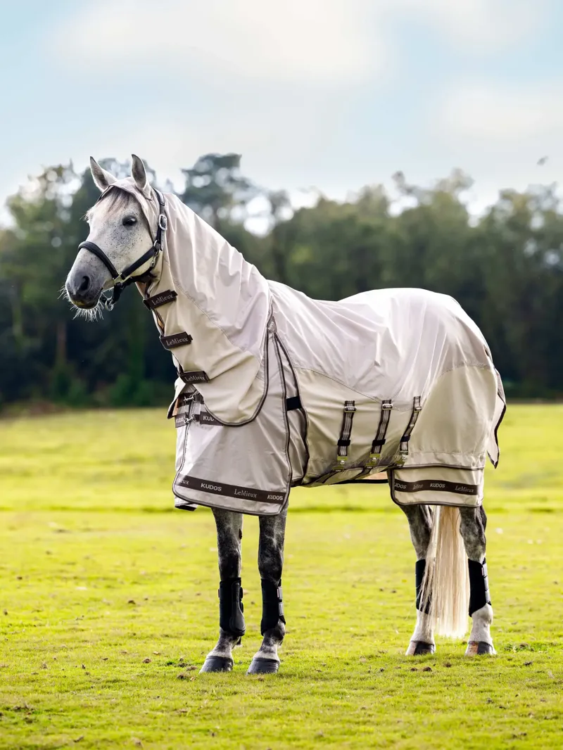 Le Mieux Kudos Shower Pro Sweet Itch Rug Stone