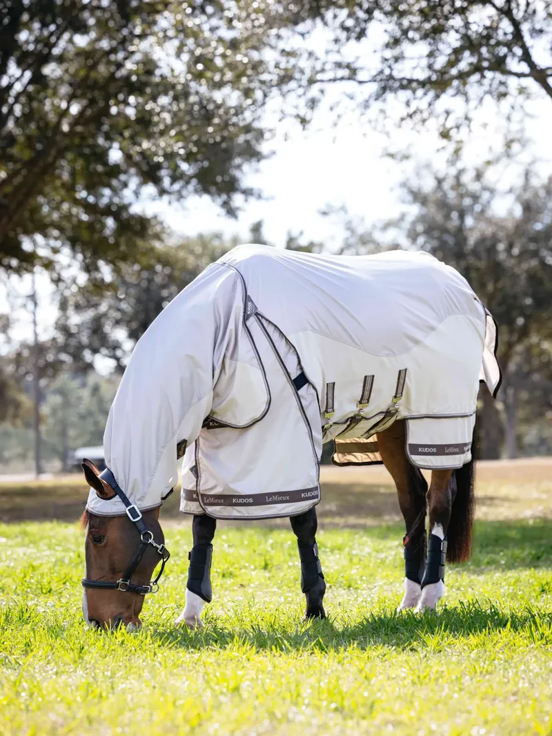 Le Mieux Kudos Shower Pro Sweet Itch Rug Stone-1