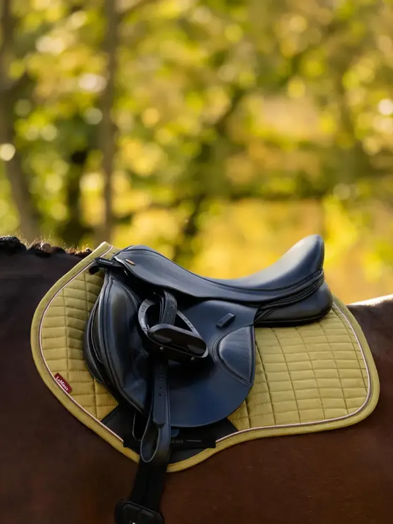 Suede Close Contact Square Gooseberry-2