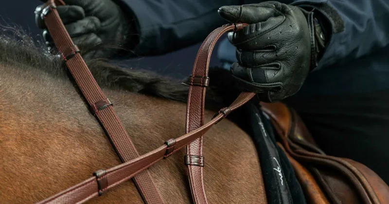 Dy'On 5/8 Hunter Reins With 7 Leather Loops Brown-1