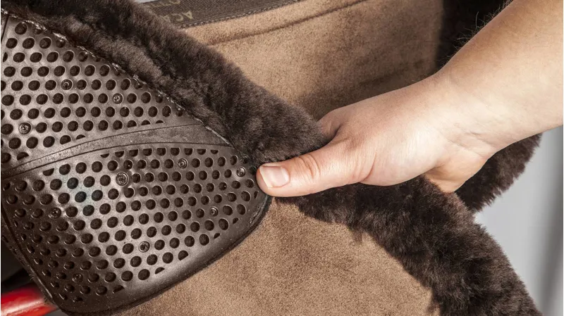 LeMieux Acavallo Showing Numnah Brown-2